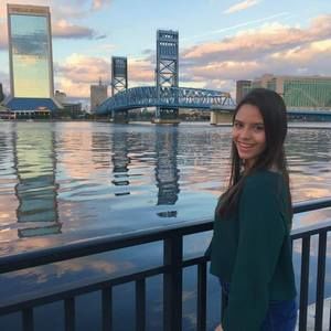 Meet your Posher, Andrea